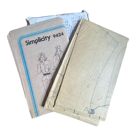 Simplicity 9424 Misses' Suit with Unlined Jacket and Blouse Pattern - Size 12 - Picture 5 of 5